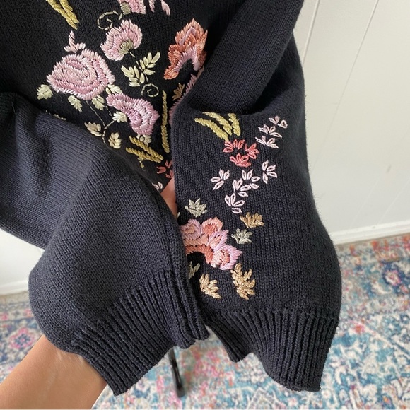 VTG Tierra International Sweater Black Embroidered Floral Knit Cardigan Size M - Picture 9 of 14